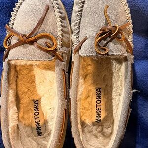 Minnetonka Ice Grey Women's Moccasins